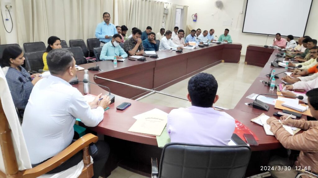डीएम ने गर्मी के दृष्टिगत पेयजल की समुचित व्यवस्था के साथ ही लू से बचाव हेतु आवश्यक प्रबंध सुनिश्चित कराए जाने का दिया निर्देश