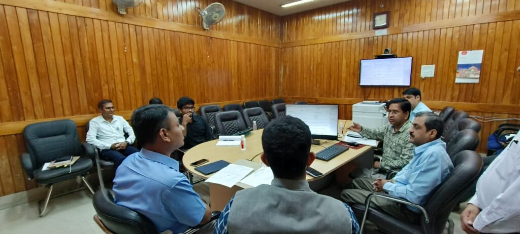 निर्वाचन कार्य में लगे कार्मिक पूरी तन्मयता के साथ प्रशिक्षण ग्रहण कर अपने कार्य में दक्षता प्राप्त करे-जिलाधिकारी/जिला निर्वाचन अधिकारी