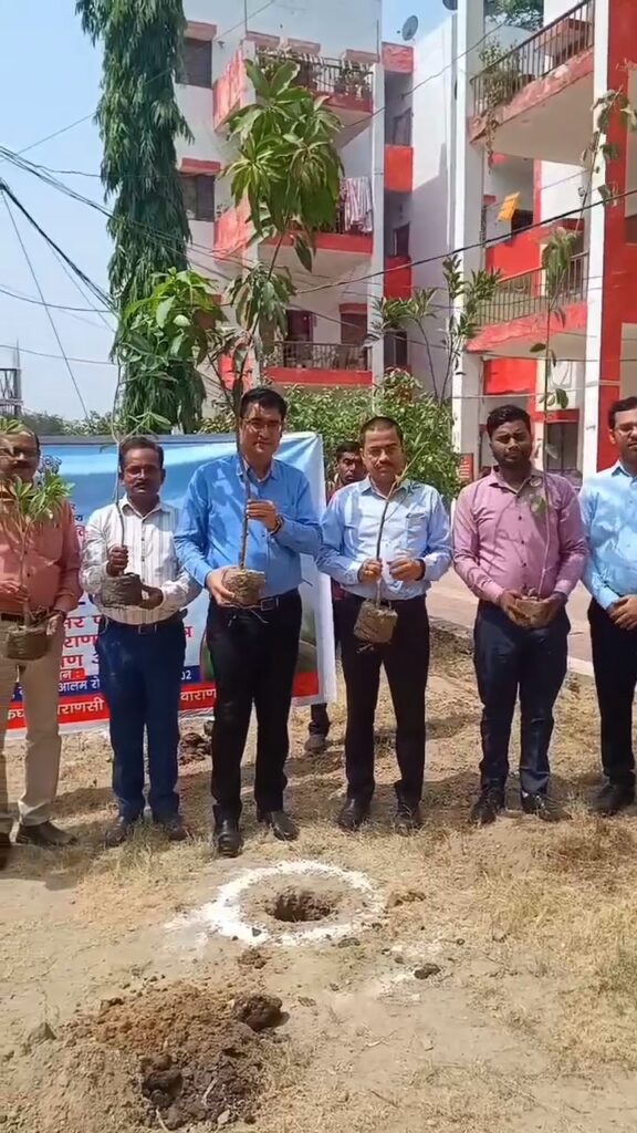 पर्यावरण संरक्षण के लिए पौधारोपण बेहद जरुरी – पोस्टमास्टर जनरल कृष्ण कुमार यादव