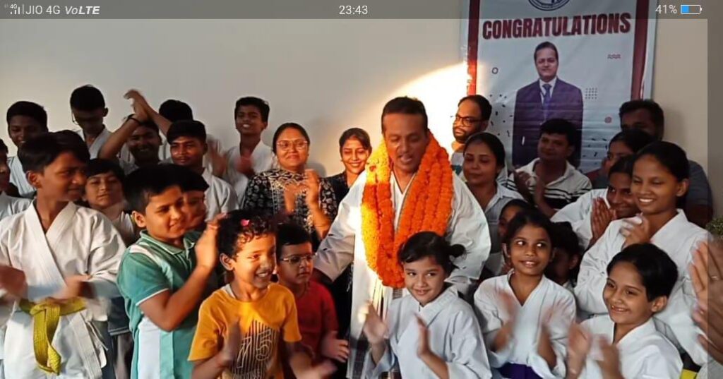 एशियन कराटे फेडरेशन के जज बनने पर शिहान अमित उपाध्याय का हुआ भव्य सम्मान