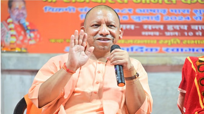 दो दिवसीय दौरे पर काशी आ रहे सीएम योगी आदित्यनाथ, स्मार्ट क्लास का करेंगे लोकार्पण