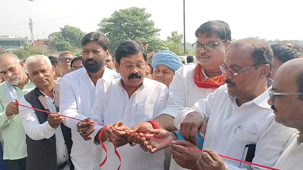 मझवा विधानसभा में बसपा प्रत्याशी ने कार्यालय का किया उद्घाटन