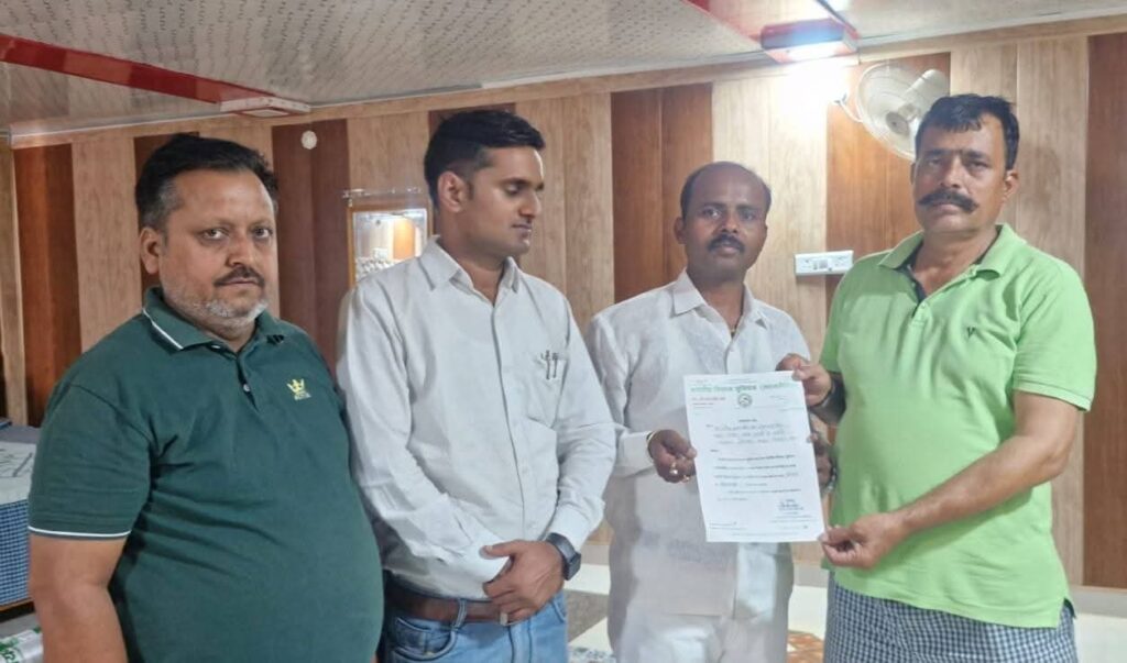 भारतीय किसान यूनियन (अराजनैतिक) का संगठन विस्तार संतोष साहनी बने सोनभद्र के नए जिलाध्यक्ष