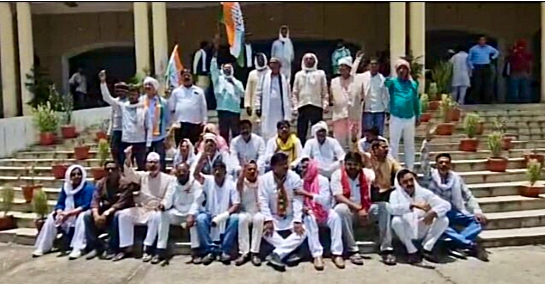 सोनभद्र में महंगाई के खिलाफ कांग्रेस का हल्लाबोल कलेक्ट्रेट पर जोरदार प्रदर्शन