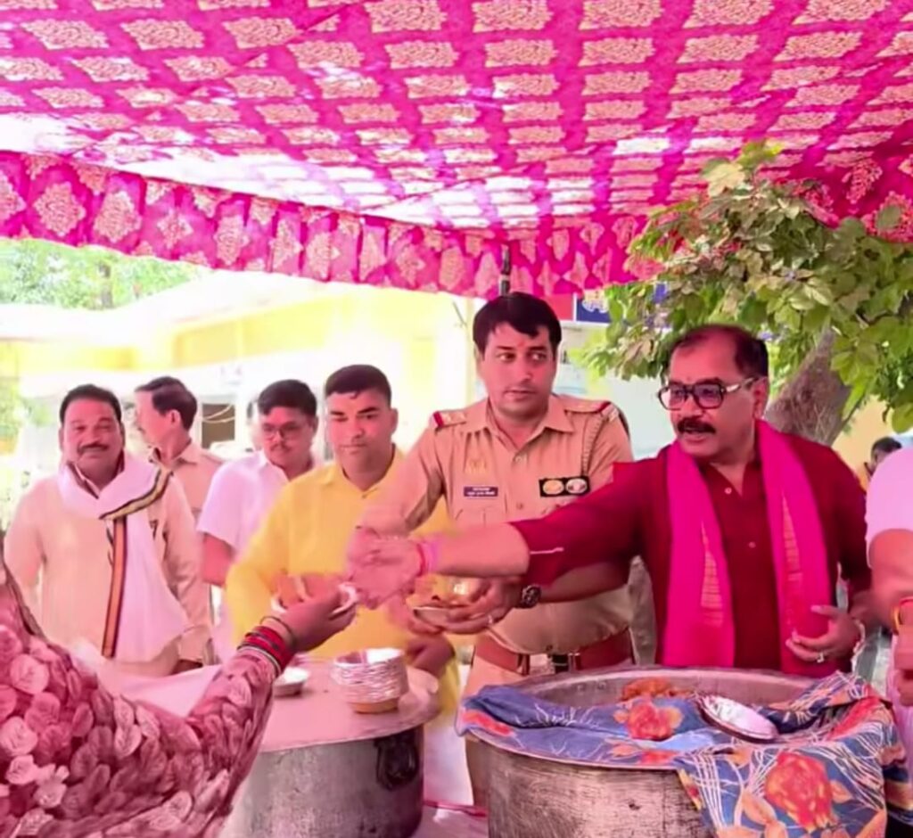 ज्येष्ठ माह के चौथे मंगलवार पर निगोहा थाने में विशाल भंडारे का आयोजन