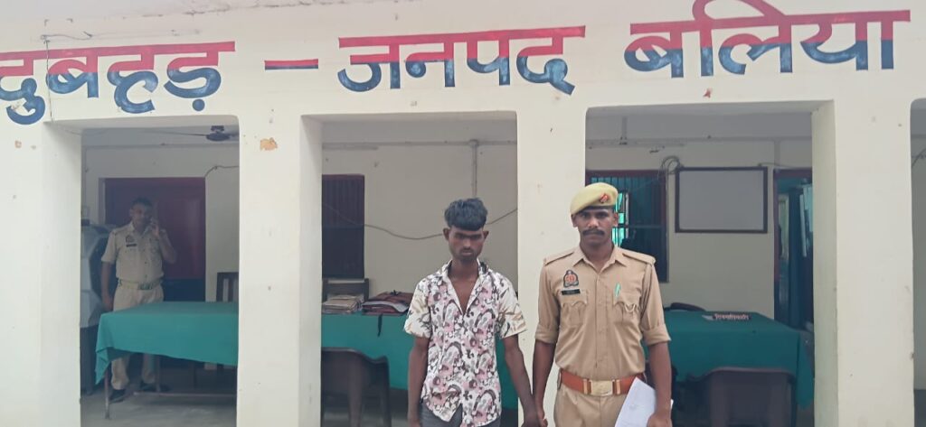 पुलिस वाहन पर चढ़कर रील बनाना पड़ा भारी, युवक गिरफ्तार