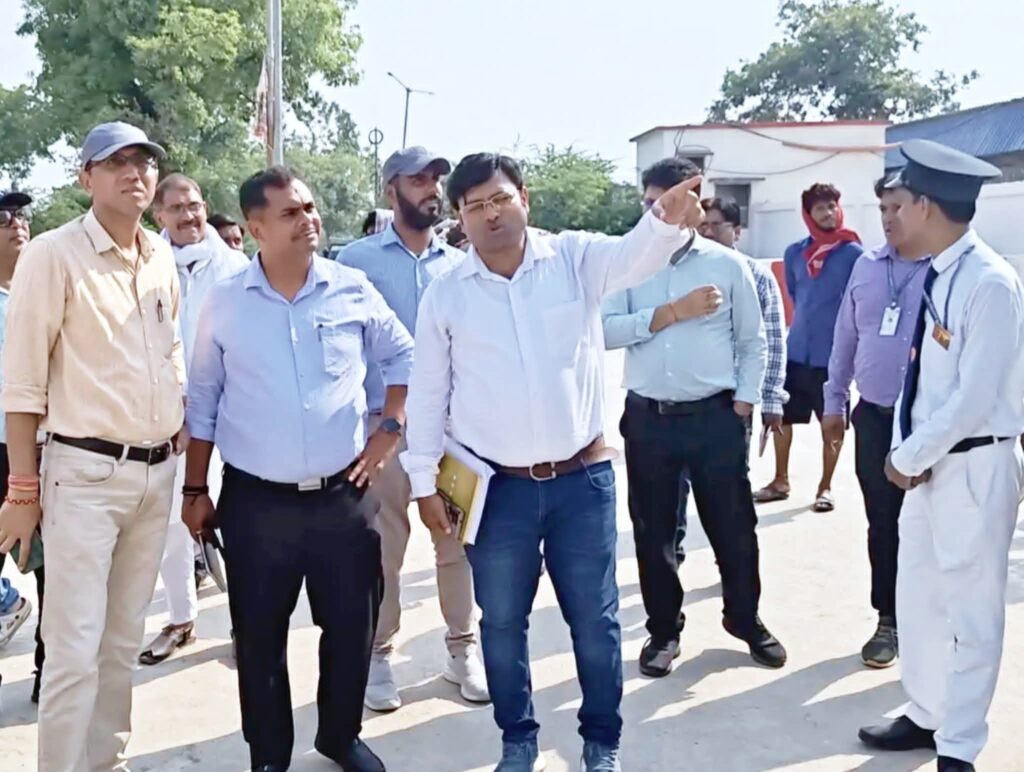 यूसुफपुर स्टेशन के विकास को मिलेगी नई रफ्तार, डीआरएम ने किया निरीक्षण