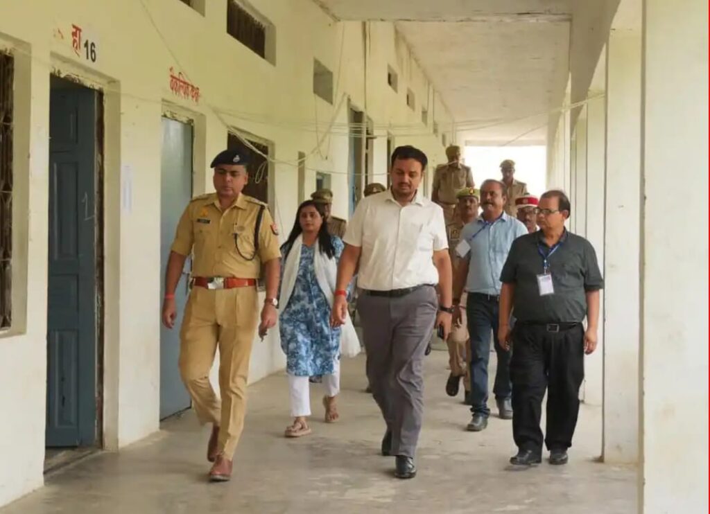 ड्यूटी के दौरान मृत कर्मचारी की पुत्री को मिली अनुकंपा नियुक्ति, तीसरे दिन सौंपा गया नियुक्ति पत्र|