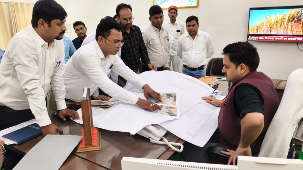 बरसात से पूर्व जलभराव के स्थायी समाधान को लेकर प्रशासन सक्रिय इमरती कॉलोनी और मार्केट क्षेत्र की सुधरेगी ड्रेनेज व्यवस्था