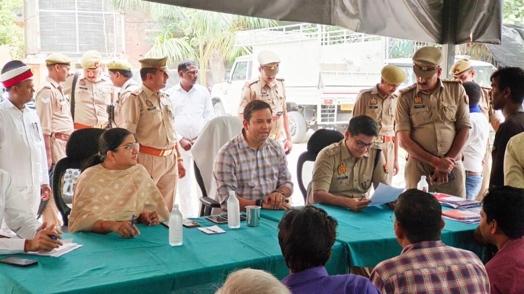 जनपद के समस्त थानों पर थाना समाधान दिवस” का आयोजन कर फरियादियों की समस्याओं के त्वरित निवारण का प्रयास