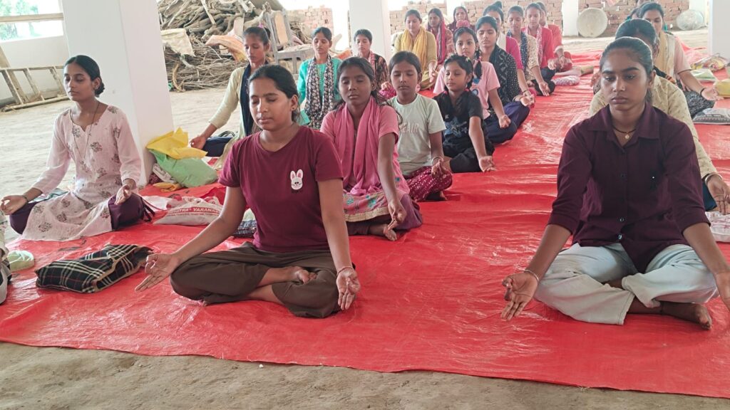 स्वस्थ, संतुलित एवं खुशहाल जीवन का आधार : अशोक कुमार मौर्य योग प्रशिक्षक।
