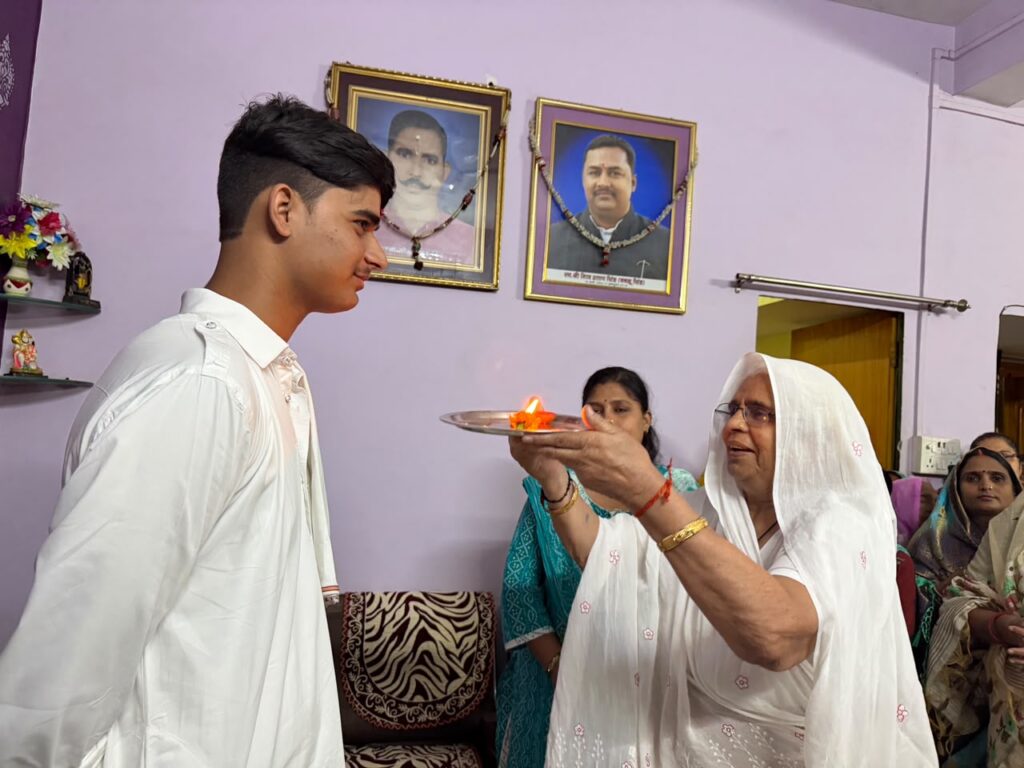 प्रतिभा और संस्कारों का संगम, रेणुकूट में धूमधाम से मना शौर्य प्रताप सिंह का जन्मदिन