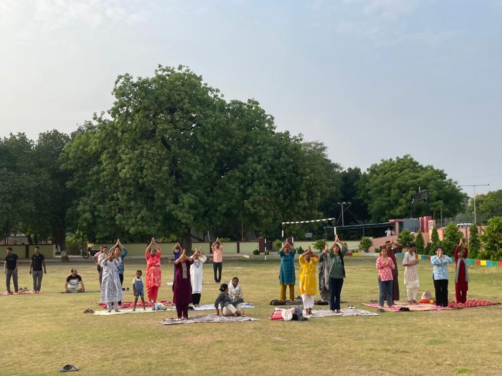 निगोहां प्रेस क्लब व सेंट फ्रांसिस इंटर कॉलेज के संयुक्त तत्वावधान में मनाया गया अंतर्राष्ट्रीय योग दिवस—-योग, नृत्य व जागरूकता कार्यक्रमों के जरिए स्वास्थ्य एवं अनुशासन का दिया गया संदेश