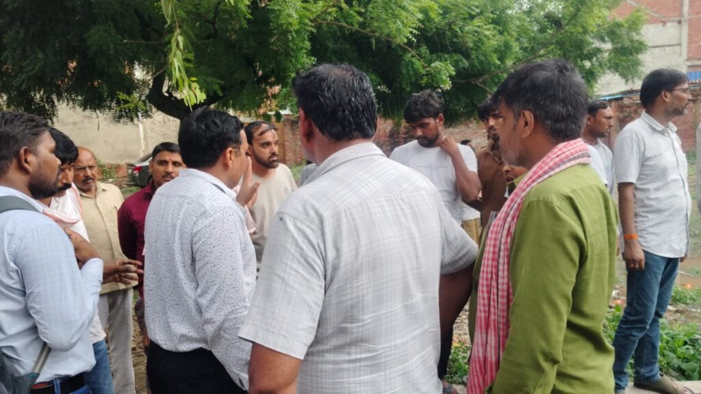 लंबे समय से चले आ रहे भूमि विवाद का पटाक्षेप, एसडीएम की मौजूदगी में हुआ सीमांकन, गाटा संख्या 702 व 621 की पैमाइश कर संजय गुप्ता को दिलाया गया वैध कब्जा
