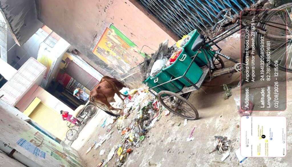 सोनभद्र अनपरा के वार्ड संख्या-18 में गंदगी का अंबार तीन प्रमुख मंदिरों के मार्ग पर फैला कचरा, श्रद्धालुओं व नागरिकों में रोष