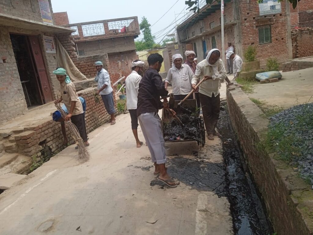 सावन के पहले सोमवार से पहले भांवरकोल में मंदिर मार्गों की सफाई