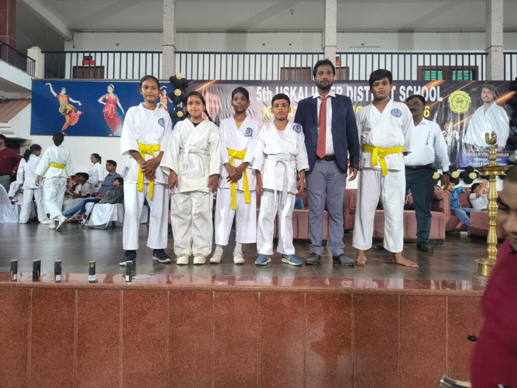 ओपन कराटे चैंपियनशिप बनारस में सेइशिंकाई शितो रयू कराटे एसोसिएशन के खिलाड़ियों का शानदार प्रदर्शन