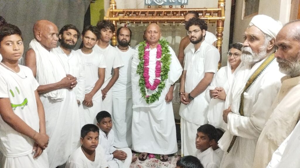 कबीरपंथाचार्य पंथ श्री हजूर अर्धनाम साहेब चार देश की यात्रा पर हुए रवाना