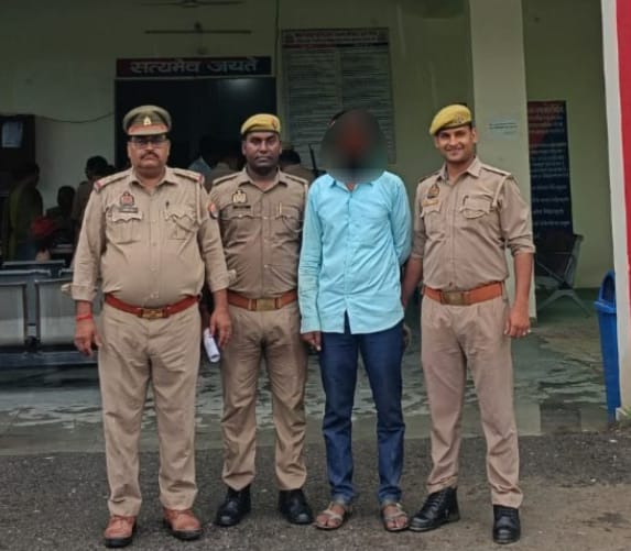 सोनभद्र ओबरा में नाबालिग बालिका से दुष्कर्म मामले में मुख्य अभियुक्त गिरफ्तार एक बाल अपचारी भी पुलिस अभिरक्षा में