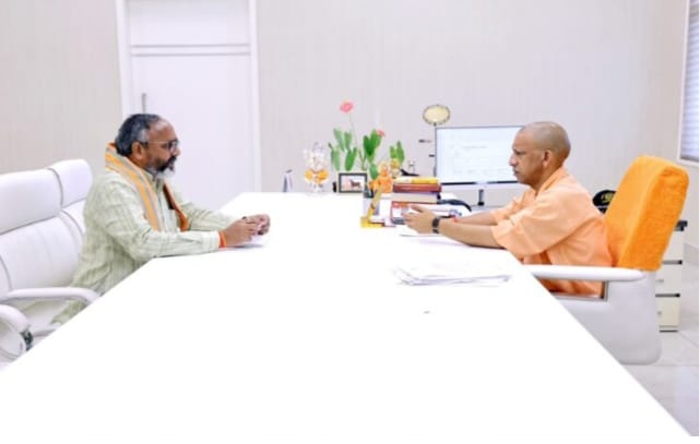 सोनभद्र डाला की 55 साल पुरानी मलिन बस्ती को बचाने और रॉबर्ट्सगंज का नाम सोनभद्र करने के लिए सदर विधायक भूपेश चौबे ने सीएम योगी को लिखा पत्र