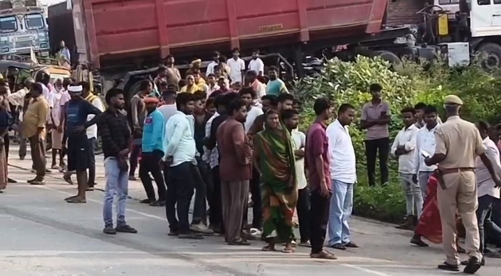 सोनभद्र में दर्दनाक सड़क हादसा अनियंत्रित बल्कर की चपेट में आने से साइकिल सवार किशोर की मौत, दो घायल