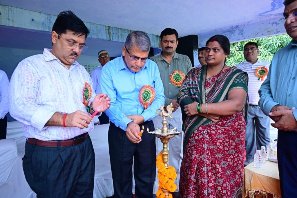 ओबरा डीएवी पब्लिक स्कूल में क्लस्टर-3 खेलकूद प्रतियोगिता का भव्य आगाज़ 8 विद्यालयों के 400 से अधिक खिलाड़ियों का दिखेगा दम