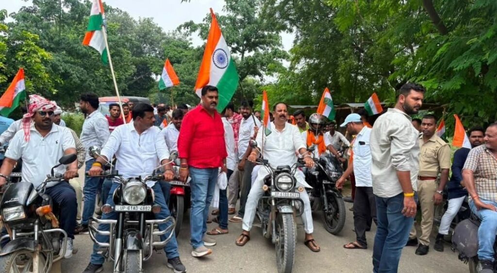 भांवरकोल में देशभक्ति का सैलाब: भव्य तिरंगा यात्रा निकालकर शहीदों को किया गया नमन