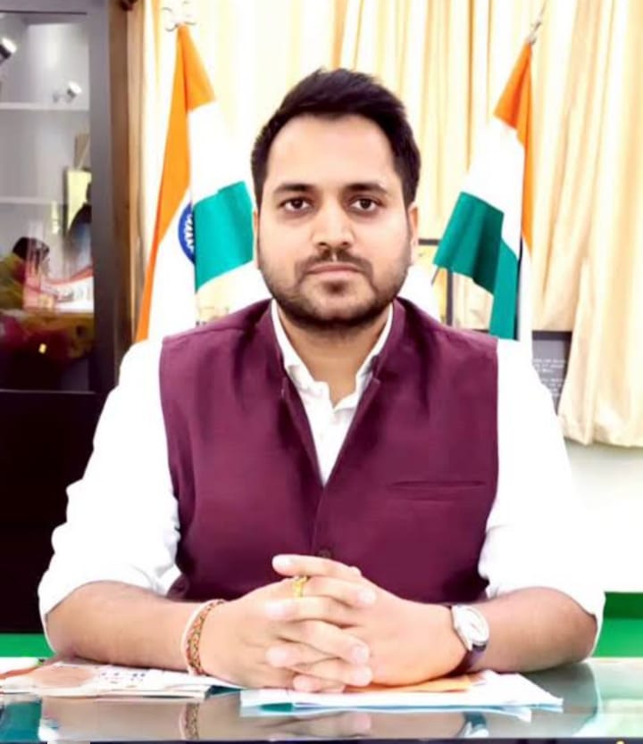 जिलाधिकारी चर्चित गौड़ ने जनपदवासियों को दी 80वें स्वतंत्रता दिवस की हार्दिक शुभकामनाएं