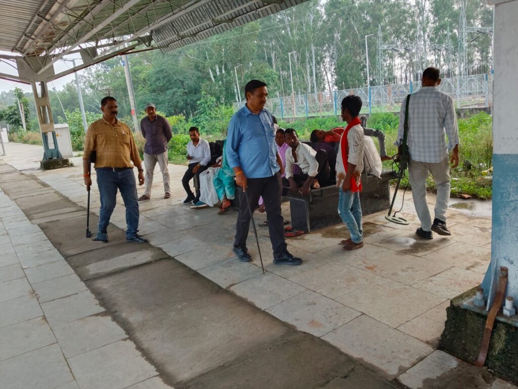 स्वतंत्रता दिवस की पूर्व संध्या पर सोनभद्र में हाई अलर्ट अभिसूचना विभाग ने रेलवे स्टेशन और इको पॉइंट पर चलाया सघन चेकिंग अभियान