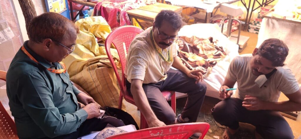 सोनभद्र रक्षाबंधन पर खाद्य सुरक्षा विभाग का दुद्धी और ओबरा में बड़ा छापा, मिठाइयों, मसालों और दुग्ध उत्पादों के 7 नमूने सील