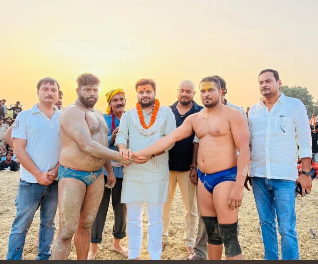 जबरौली में आयोजित दंगल में महिला व पुरुष पहलवानों ने दिखाया हुनर, हासिल की जीत