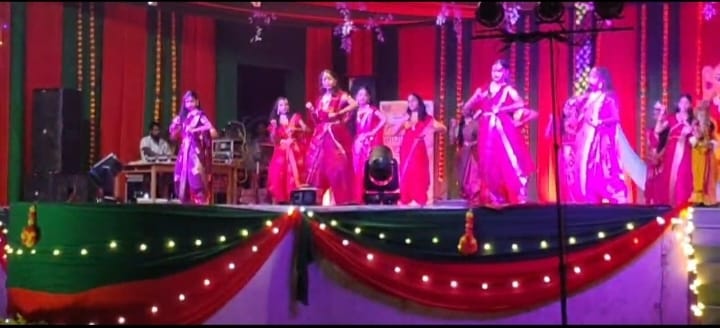 अल्ट्राटेक के हेलीपैड ग्राउंड में गूंजे गणपति बप्पा के जयकारे, विद्यार्थियों की प्रस्तुतियों ने बांधा समां